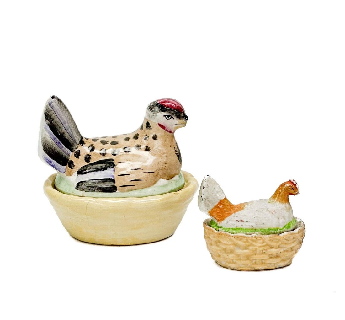 2pc Staffordshire Hand Painted Porcelain Hen on Nests: Pair Staffordshire Porcelain Hen on Nests. Removable hens seated on nests. One apparently unmarked, smaller incised 305 to underside. Weight: Approx. 1 lb Measurements: Approx. larger: 4 inches x 3.12