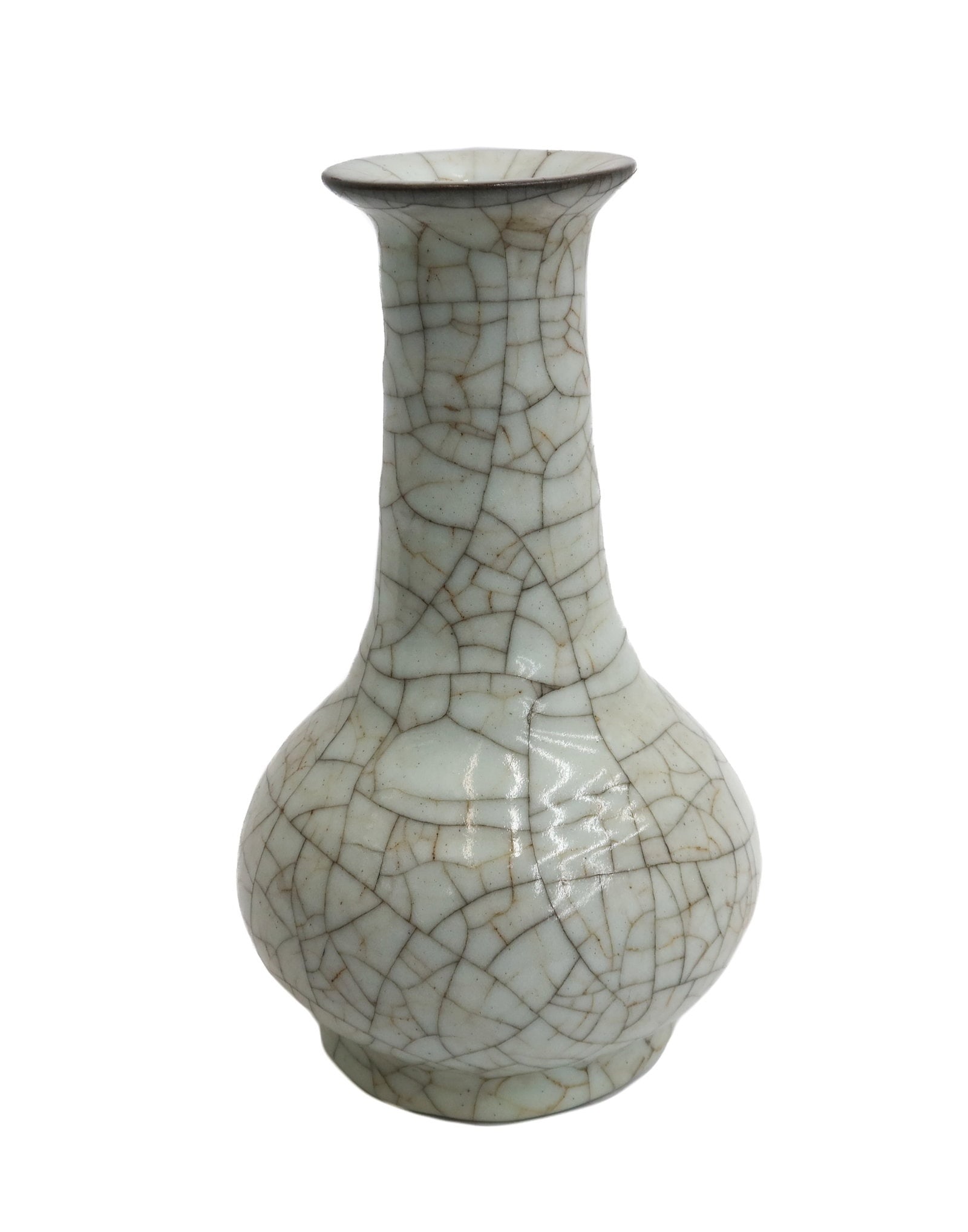 Chinese Guan Yao Long Necked Vase Late Qing Dynasty: Chinese Guan Yao Long Necked Vase Late Qing Dynasty. Crazing texture throughout. Weight Approx., 4 lbs Measures Approx., 5 inches diameter x 8.75 inches tall Domestic Shipping:$60