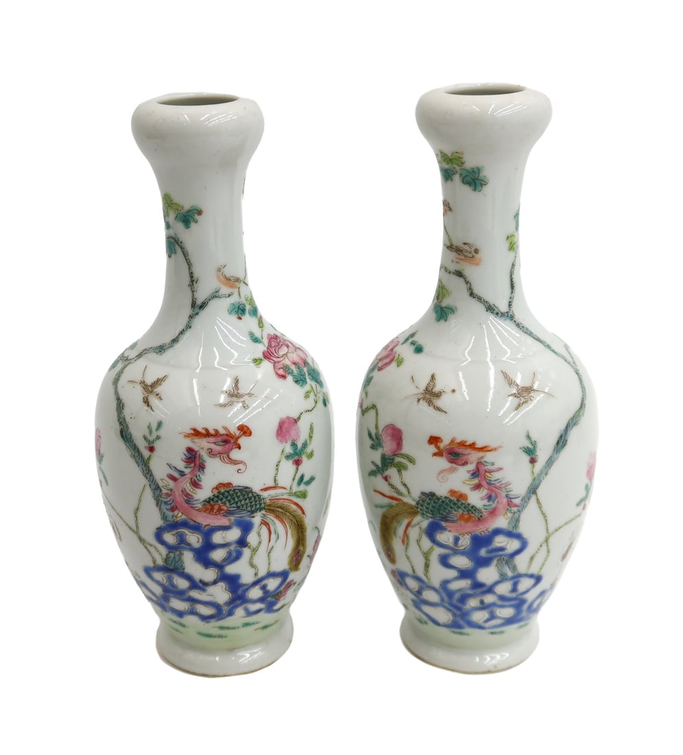Pair Chinese Porcelain Famille Rose Floral Garlic Shaped Bird Design Vases Late Qing Dynasty: Pair Chinese Porcelain Famille Rose Floral Garlic Shaped Bird Design Vases Late Qing Dynasty Weight Approx., 1 lbs Measures Approx., 3 inches diameter x 7.5 inches tall Domestic Shipping:$60