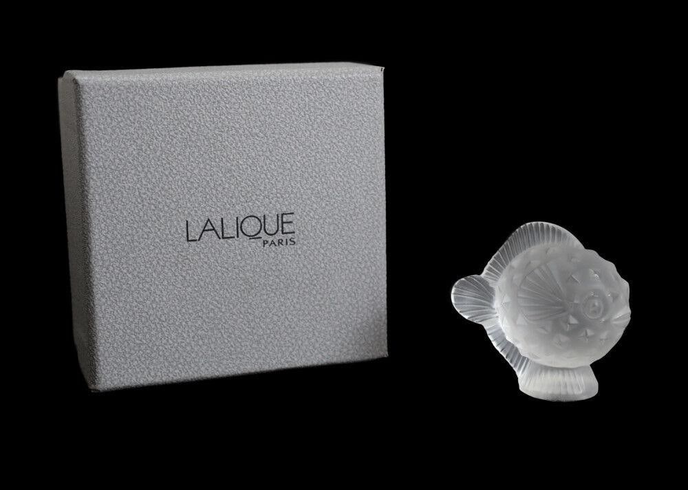 Lalique Art Glass Cache Poisson Puffer Fish in Clear / Clair in box: Lalique Art Glass Cache Poisson Puffer Fish in Clear / Clair, in box. Measurements: Approx. 2inches x 1.75inches. Box 3.25inches x 3.25inches x 2.25inches Condition: Excellent condition, no chips or c