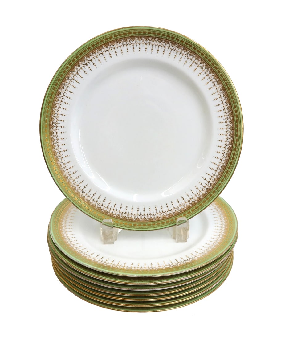 8 Royal Doulton England Porcelain Green and Gilt Dessert Plates circa 1910 (1 of 7)