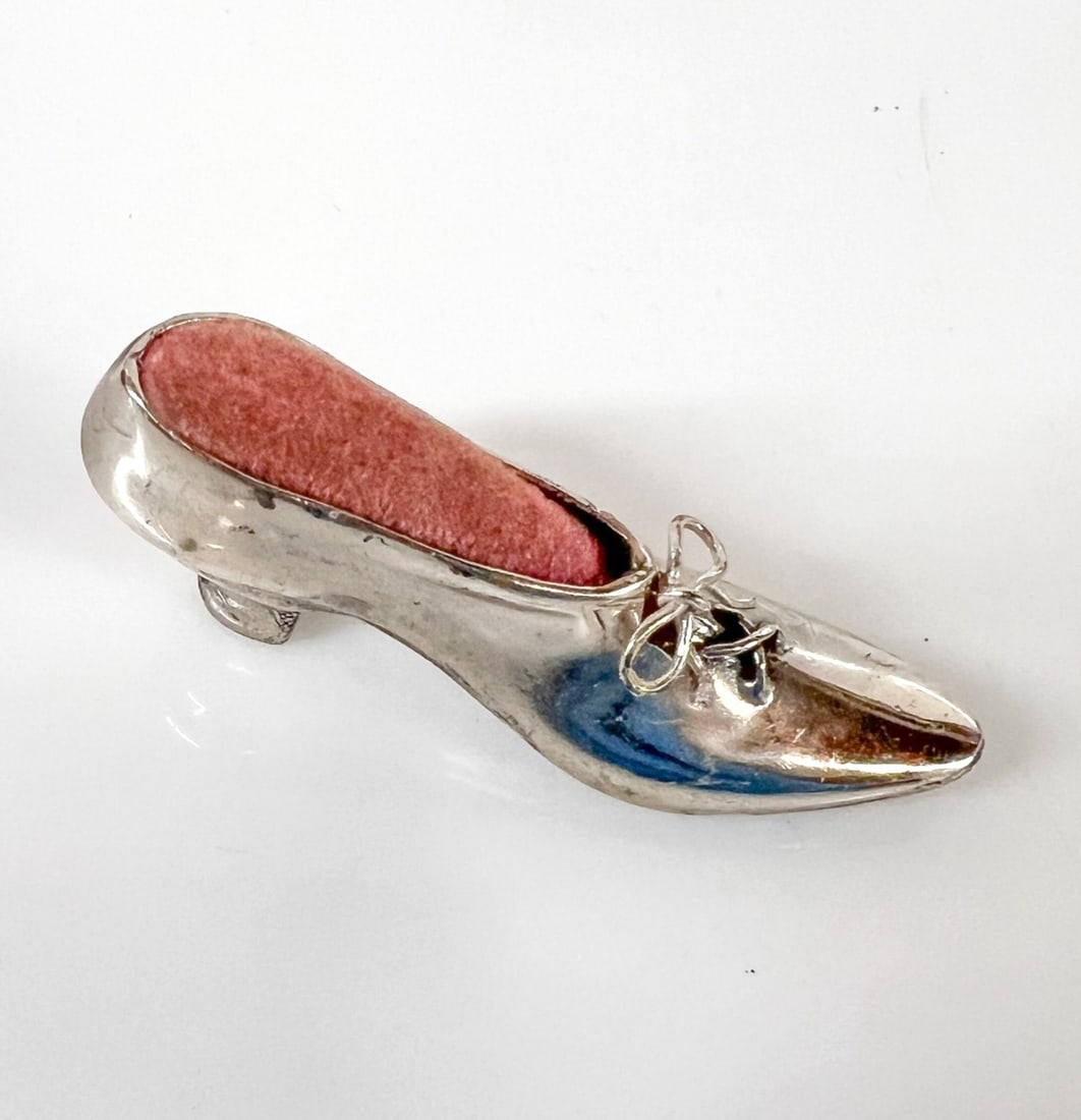 Vintage Italian Sterling silver novelty lady's shoe pin cushion (1 of 5)