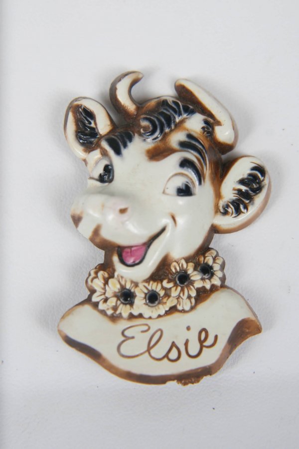 VINTAGE BORDAN'S ELSIE THE COW PIN ADORABLE