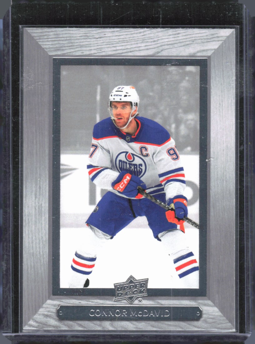 Connor McDavid Beehive 2023-24 Upper Deck #BH-10 (1 of 2)