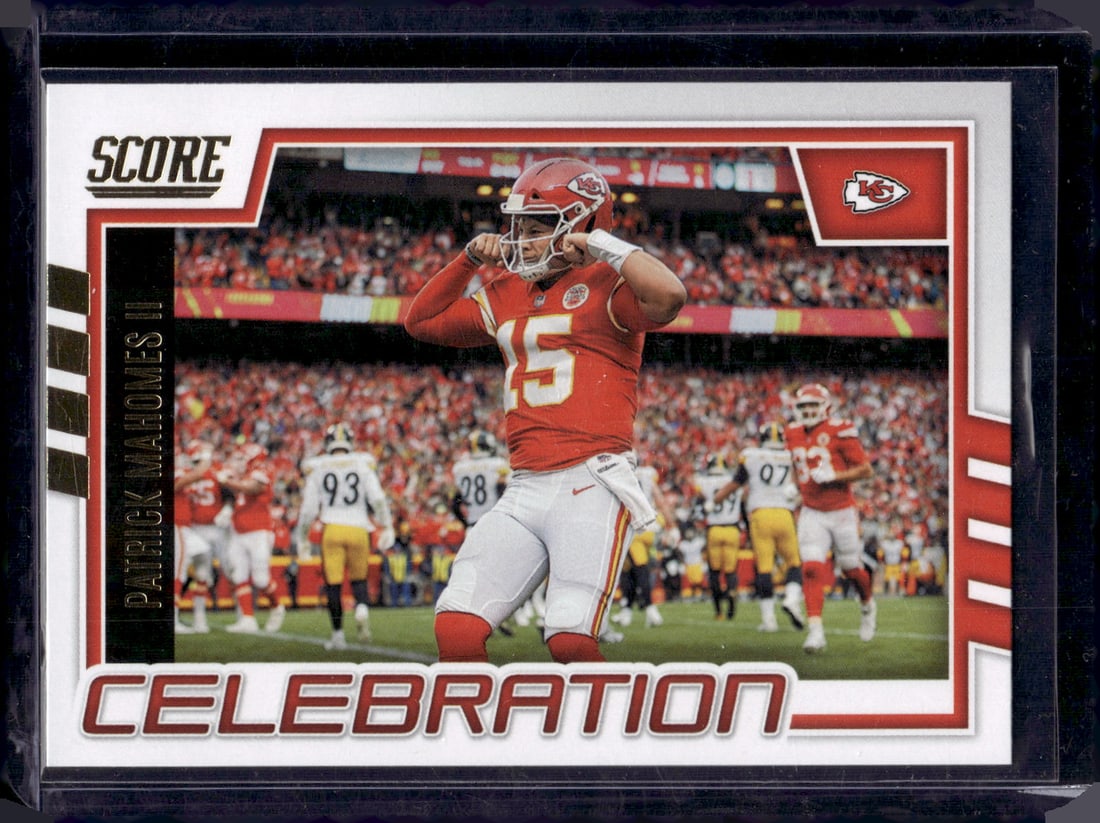 Patrick Mahomes Celebration Gold Parallel 2022 Panini Score #C-PM (1 of 2)