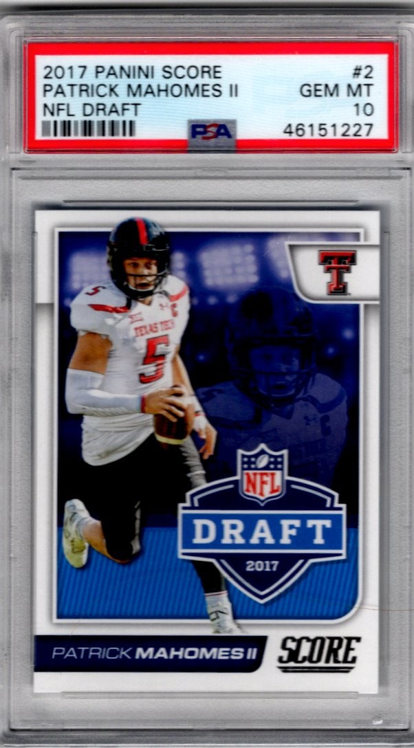 Patrick Mahomes Rookie Card 2017 Panini Score #2 PSA 10 Chiefs, Football Card (1 of 2)