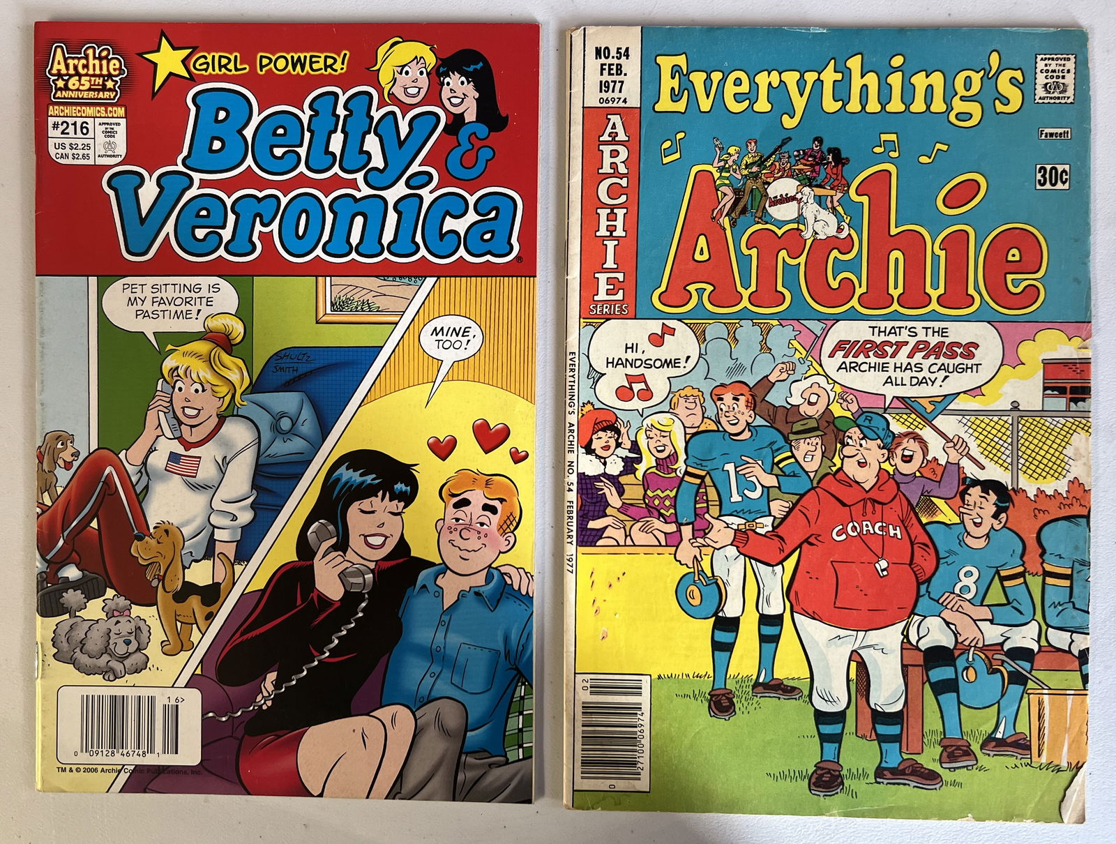 2 Archie Series Comic Books: Betty & Veronica Girl Power #216 2006 & Everything's Archie #54 1977 (1 of 2)