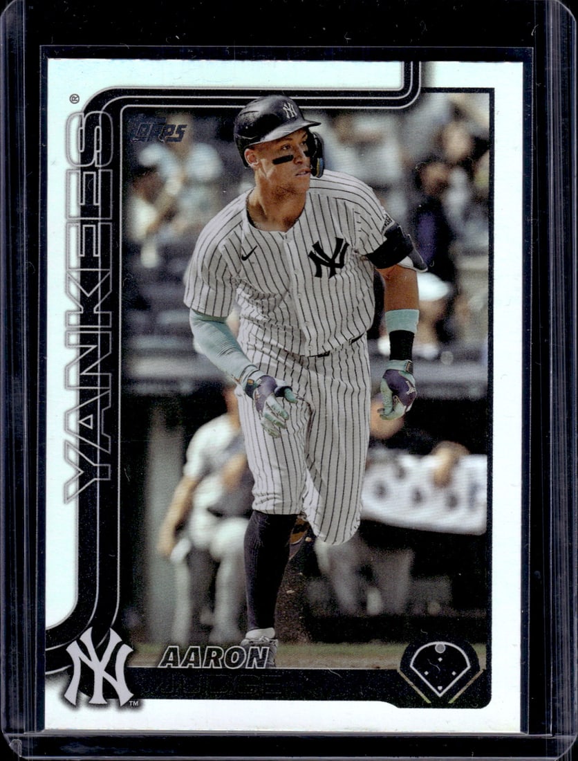 Aaron Judge Rainbow Foil 2025 Topps #300 New York Yankees: Topps Baseball MLB Trading & Sports Cards, Sports Cards for Sale Near Me, World Series & Hall of Fame Players Memorabilia, Refractors, X-Fractors, Numbered, SP, SSP, Valuable Auction Memorabilia Lots 