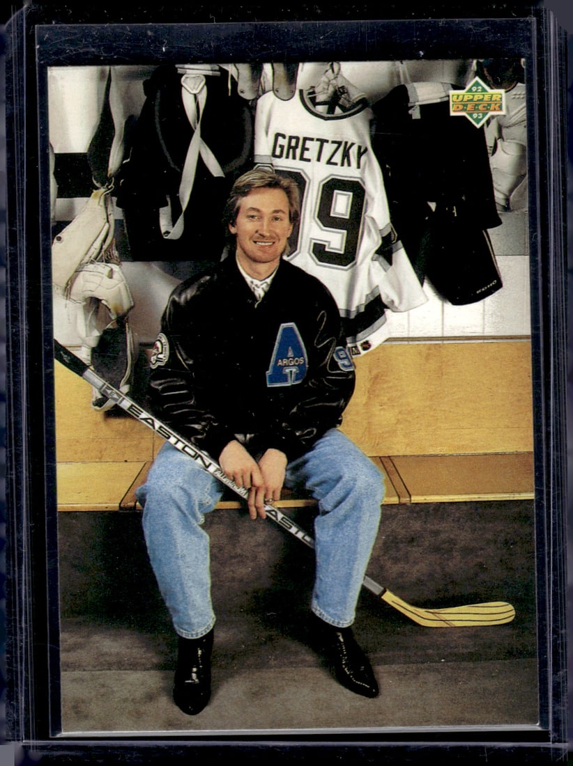 Wayne Gretzky Profiles 1992-93 Upper Deck #621 Los Angeles Kings: Upper Deck Vintage NHL Hockey Trading & Sports Cards, Old Sports Cards for Sale Near Me, Stanley Cup & Hall of Fame Players, Valuable Auction Memorabilia Lots for Sale On Line