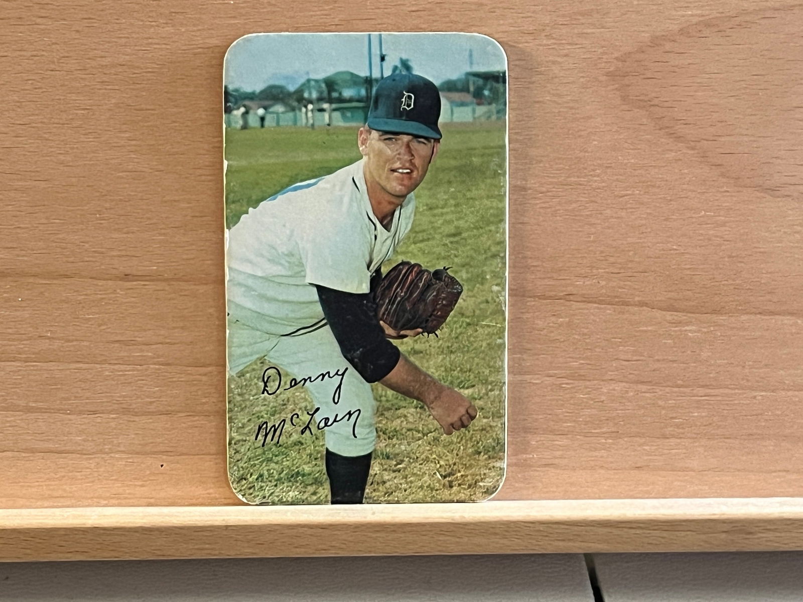 Denny McLain 1970 Topps Super #17 (Faint Writing Mark on Back See Pictures) (1 of 2)