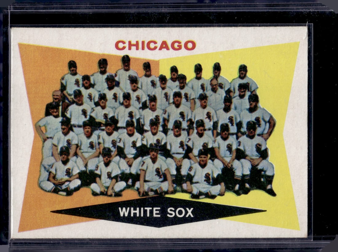 Chicago White Sox Team Card 1960 Topps #208 Unmarked Vintage Baseball Card (1 of 2)