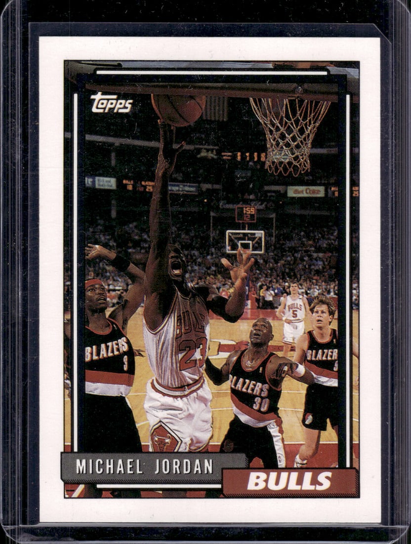 Michael Jordan 1992-93 Topps #141 Chicago Bulls: Topps Basketball NBA Trading & Sports Cards, Sports Cards for Sale Near Me, Chrome, Refractor, SP, SSP, Valuable Auction Memorabilia Lots Sold On Line, NBA Championship & Hall of Fame Player Cards