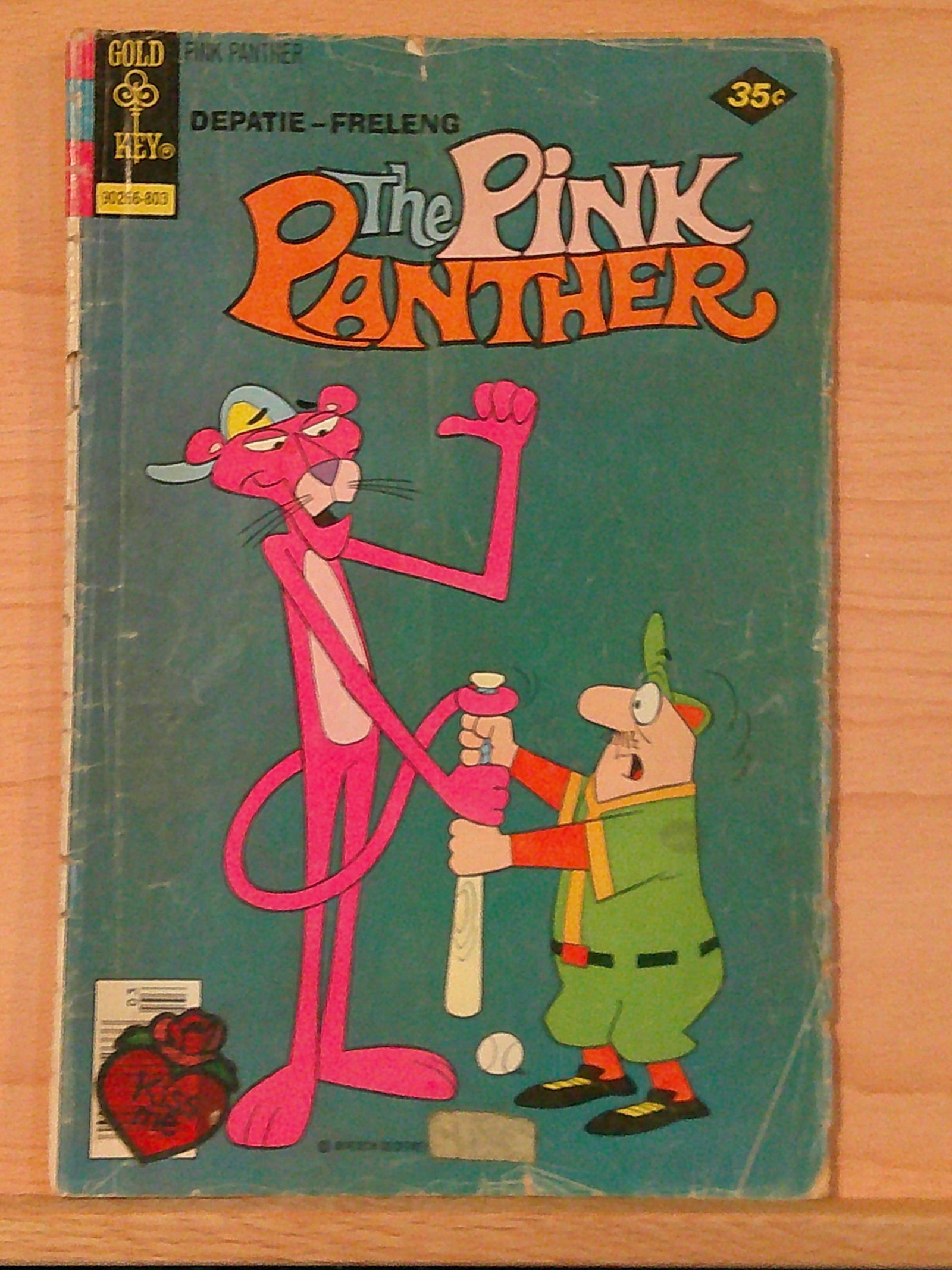 The Pink Panther Vintage Gold Key Comic Book: 1977: All Comic Books come Bagged, Boarded, and Sleeved in a Hard PVC Top Loader, Shipping is a little more than baseball cards due to the cost of supplies, Super Heroes Collectibles, Auction Magazine Lots