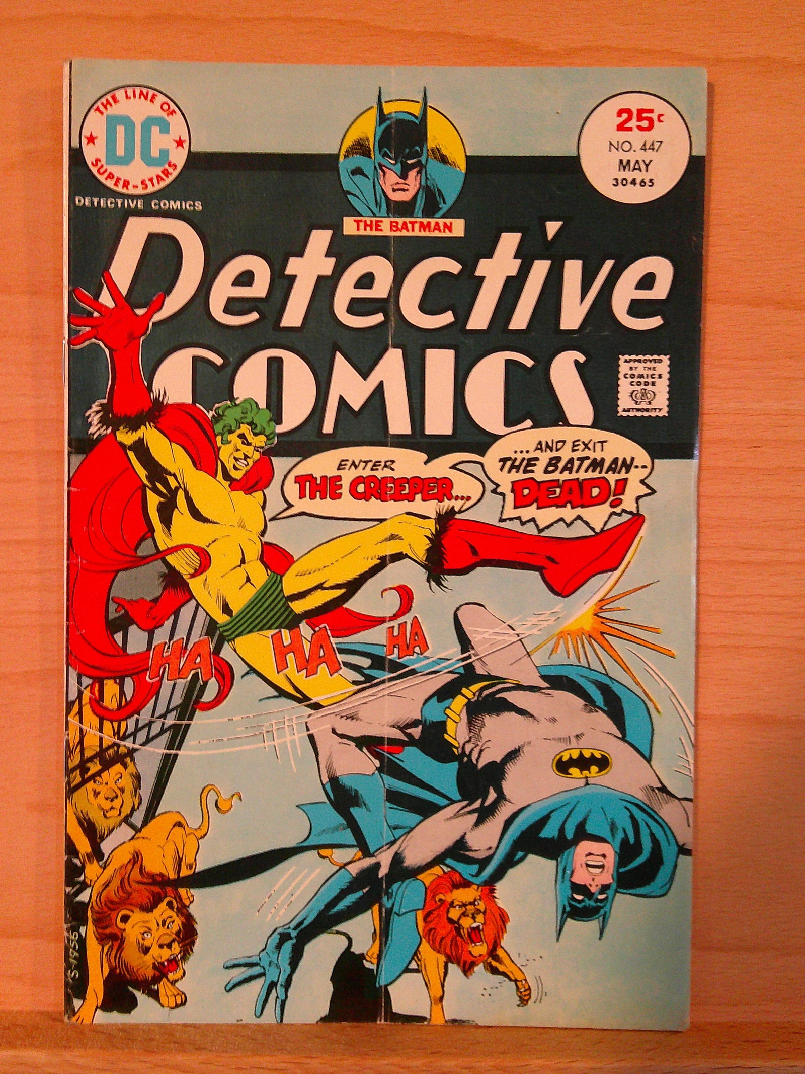 Detective Comics Th Bat Man Vintage DC Comic Book: 1975 May #447 (Crease) (1 of 4)
