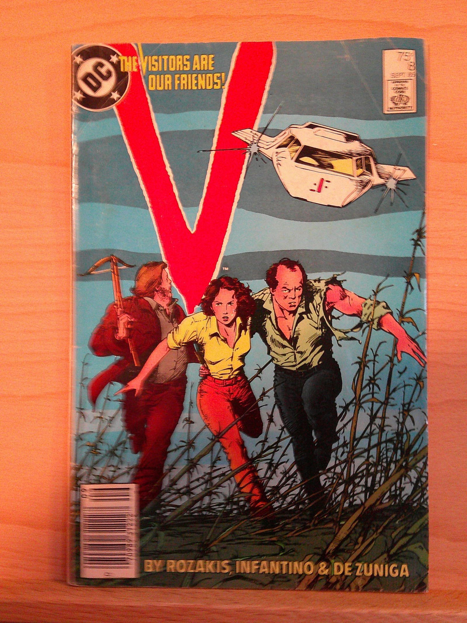 V - Vintage DcC Comic Book 1985 September #8: All Comic Books come Bagged, Boarded, and Sleeved in a Hard PVC Top Loader, Shipping is a little more than baseball cards due to the cost of supplies, Super Heroes Collectibles, Auction Magazine Lots