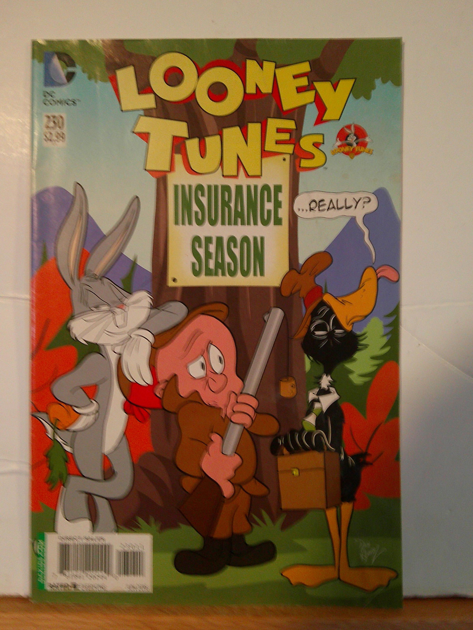 Looney Tunes DC Comic Book: 2016 #230 Bugs Bunny, Daffy Duck, & Elmer Fudd on Cover (1 of 4)