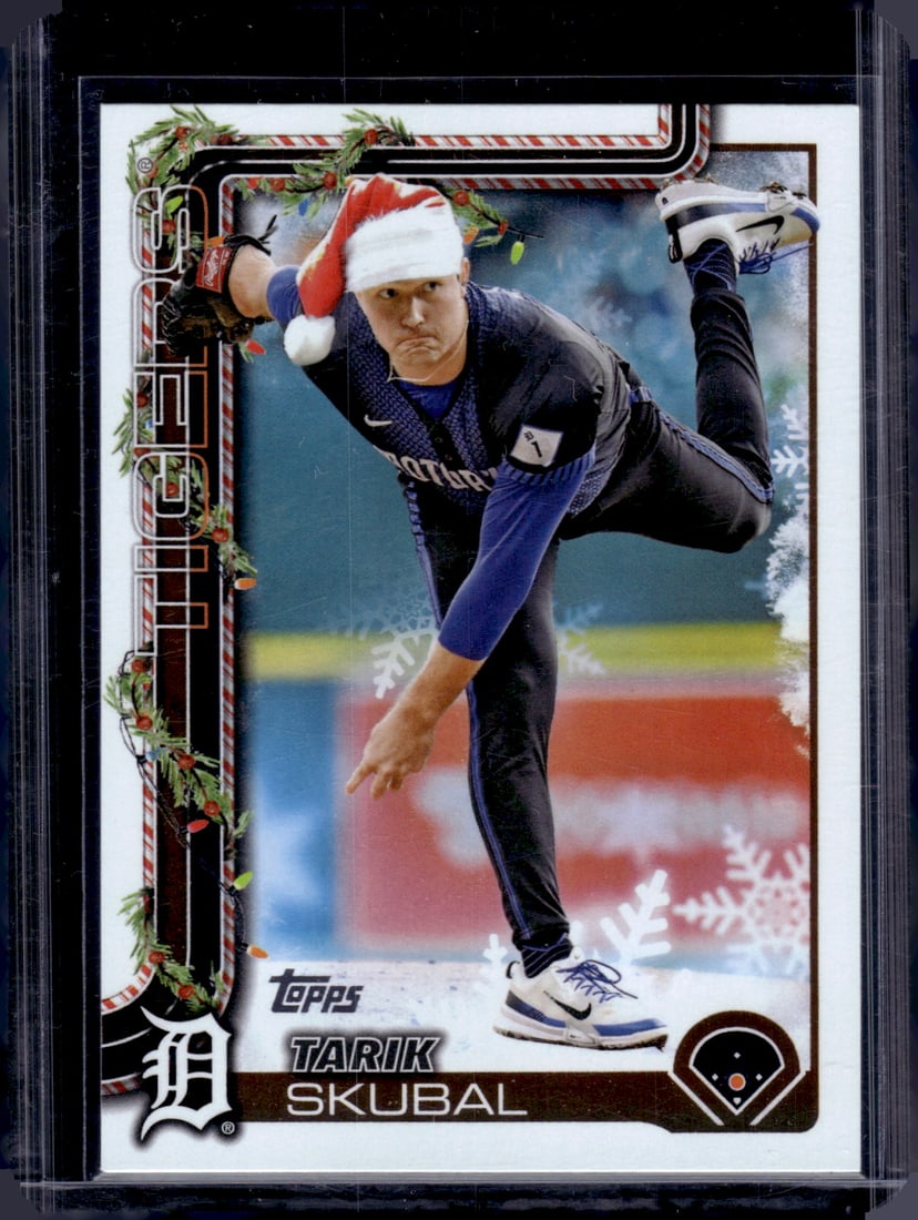 Tarik Skubal Santa Hat Variation SP 2025 Topps Holiday #H74 Detroit Tigers: Topps Baseball MLB Trading & Sports Cards, Sports Cards for Sale Near Me, World Series & Hall of Fame Players Memorabilia, Refractors, X-Fractors, Numbered, SP, SSP, Valuable Auction Memorabilia Lots 