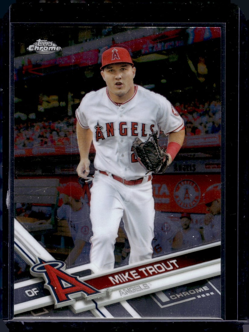 Mike Trout 2017 Topps Chrome #200 Los Angeles Angels (1 of 2)