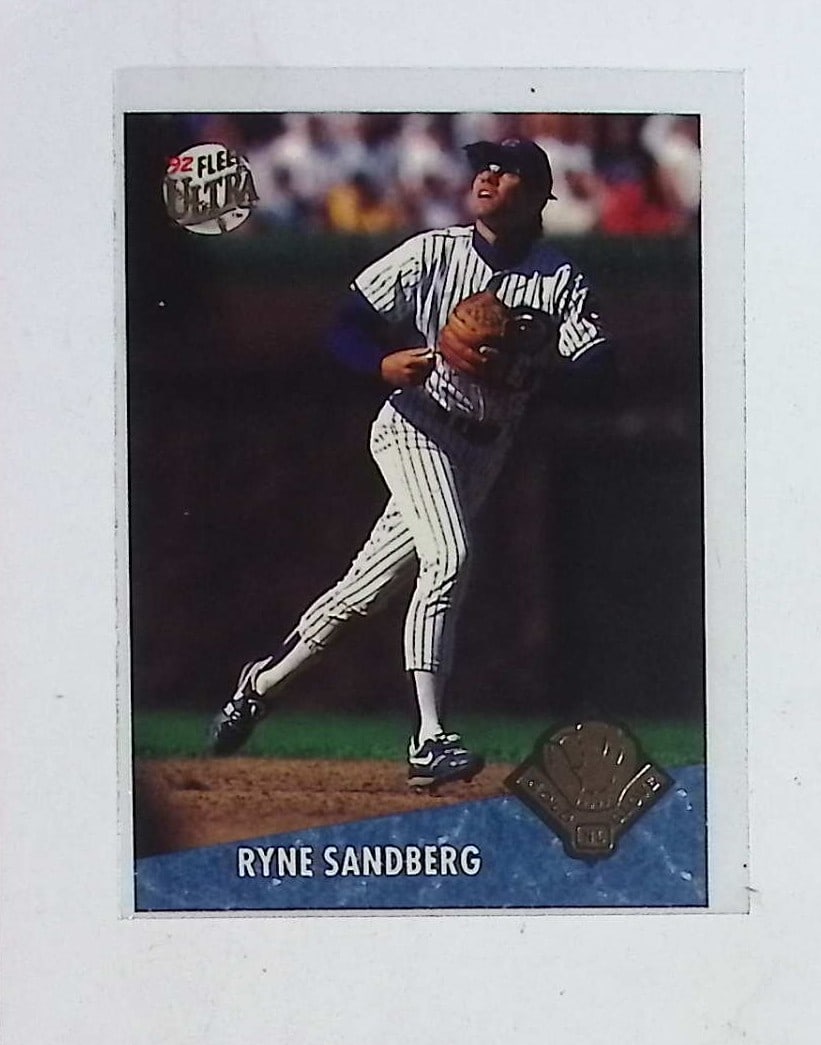Ryne Sandberg Gold Glove 1992 Fleer Award Winners #25 of a Set of 25 Vintage Baseball Card (1 of 2)