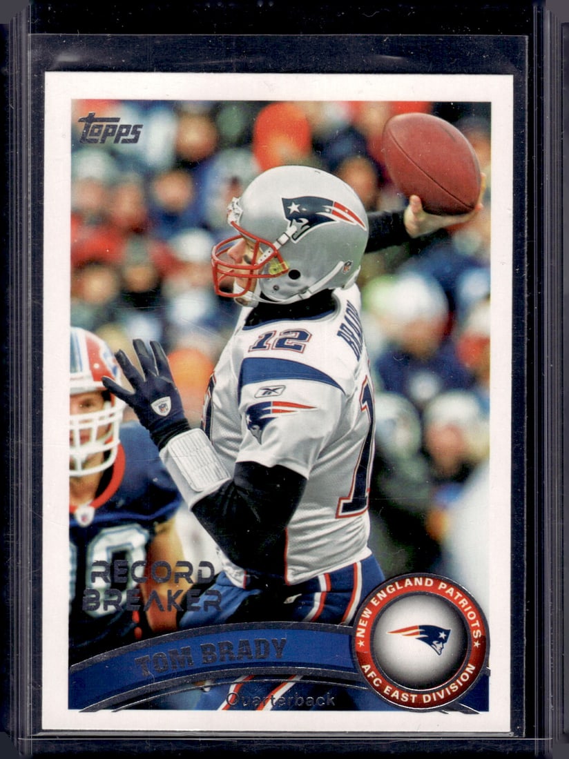 Tom Brady Record Breaker 2011 Topps #204 New England Patriots: Topps Football NFL Trading Sports Cards, Sports Cards for Sale Near Me, Super Bowl & Hall of Fame Player Cards, Resurgence, Composite, SP, SSP, Valuable Auction Memorabilia Lots For Sale On Line
