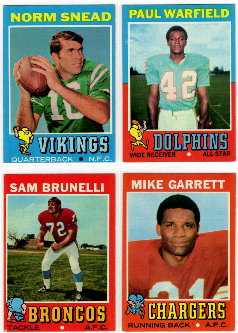 Lot of 4 1971 Topps Vintage Football Cards. All Different, See Pictures for Cards/Condition: Sports Cards, NFL Trading Cards, Football Cards, Topps Cards, Vintage Topps Football Cards, Vintage Topps, Vintage Sports Cards for Sale Near Me, Topps Sports Cards, Superbowl Player Cards, Vintage NF