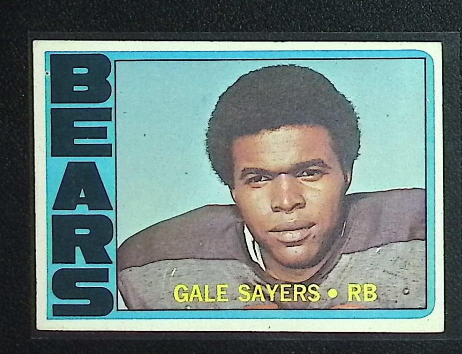Gayle Sayers 1972 Topps #110 Vintage Topps Chicago Bears NFL Trading Card: Topps Football NFL Trading Sports Cards, Sports Cards for Sale Near Me, Super Bowl & Hall of Fame Player Cards, Resurgence, Composite, SP, SSP, Valuable Auction Memorabilia Lots For Sale On Line