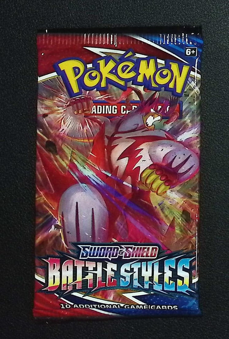 Pokemon Sword and Shield Battle Styles 10 Card Booster Pack Charizard Pikachu Holo Rare Cards: Pokemon Trading Card Game Cards, Charizard, Pikachu, Mewto, EX, Referse Holo, Holo Rare Cards, Secret Rare Cards, Full Art Cards, Evee, 3 Stars Ultra Rare Cards, Double Rare, Illustration Rare, Specia