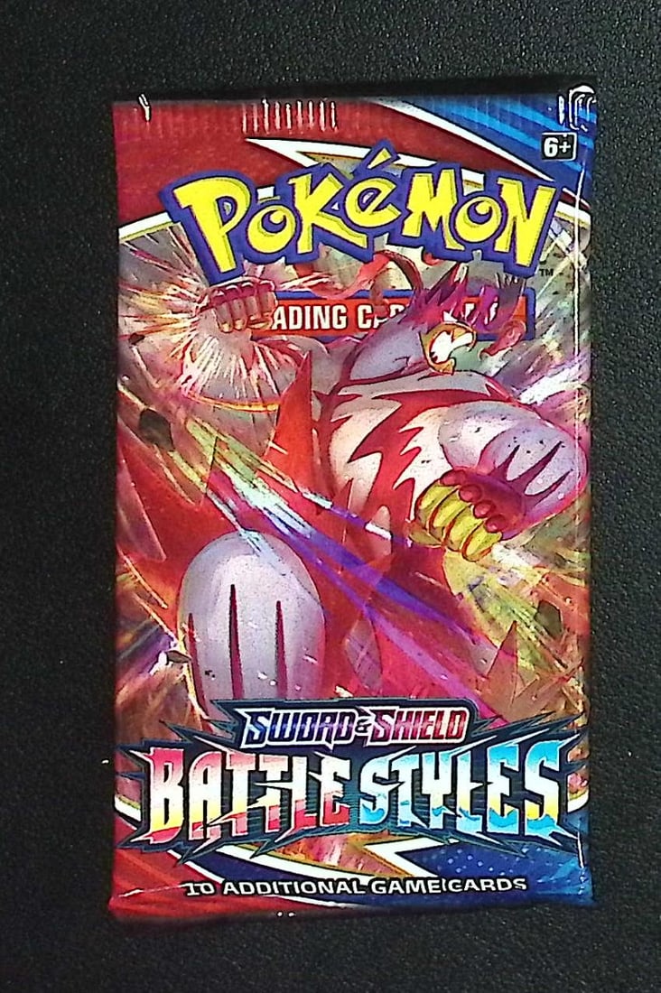 Pokemon Sword and Shield Battle Styles 10 Card Booster Pack Charizard Pikachu Holo Rare Cards: Pokemon Trading Card Game Cards, Charizard, Pikachu, Mewto, EX, Referse Holo, Holo Rare Cards, Secret Rare Cards, Full Art Cards, Evee, 3 Stars Ultra Rare Cards, Double Rare, Illustration Rare, Specia