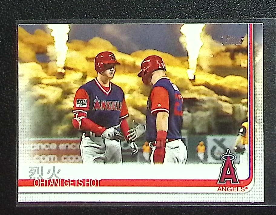 Shohei Ohtani Ohtani Gets Hot 2019 Topps #367 Top Left Corner Has Ding See Pics (1 of 2)