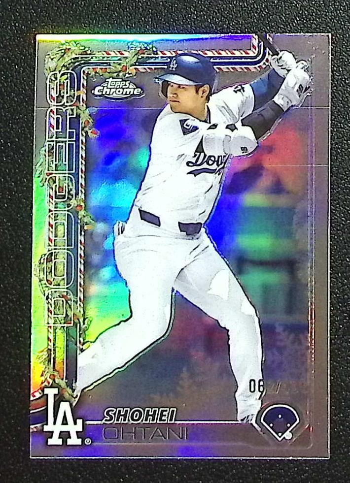 Shohei Ohtani Chrome Refractor /499 2025 Topps Holiday #HC200 Los Angeles Dodgers (1 of 2)