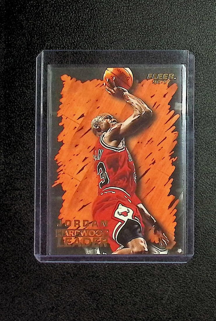 Michael Jordan Hardwood Leader 1996-97 Fleer #123 Chicago Bulls: Fleer Basketball NBA Trading & Sports Cards, NBA Championship & Hall of Fame Player Cards, Valuable Auction Memorabilia Lots Sold On Line, Old Sports Cards for Sale Near Me