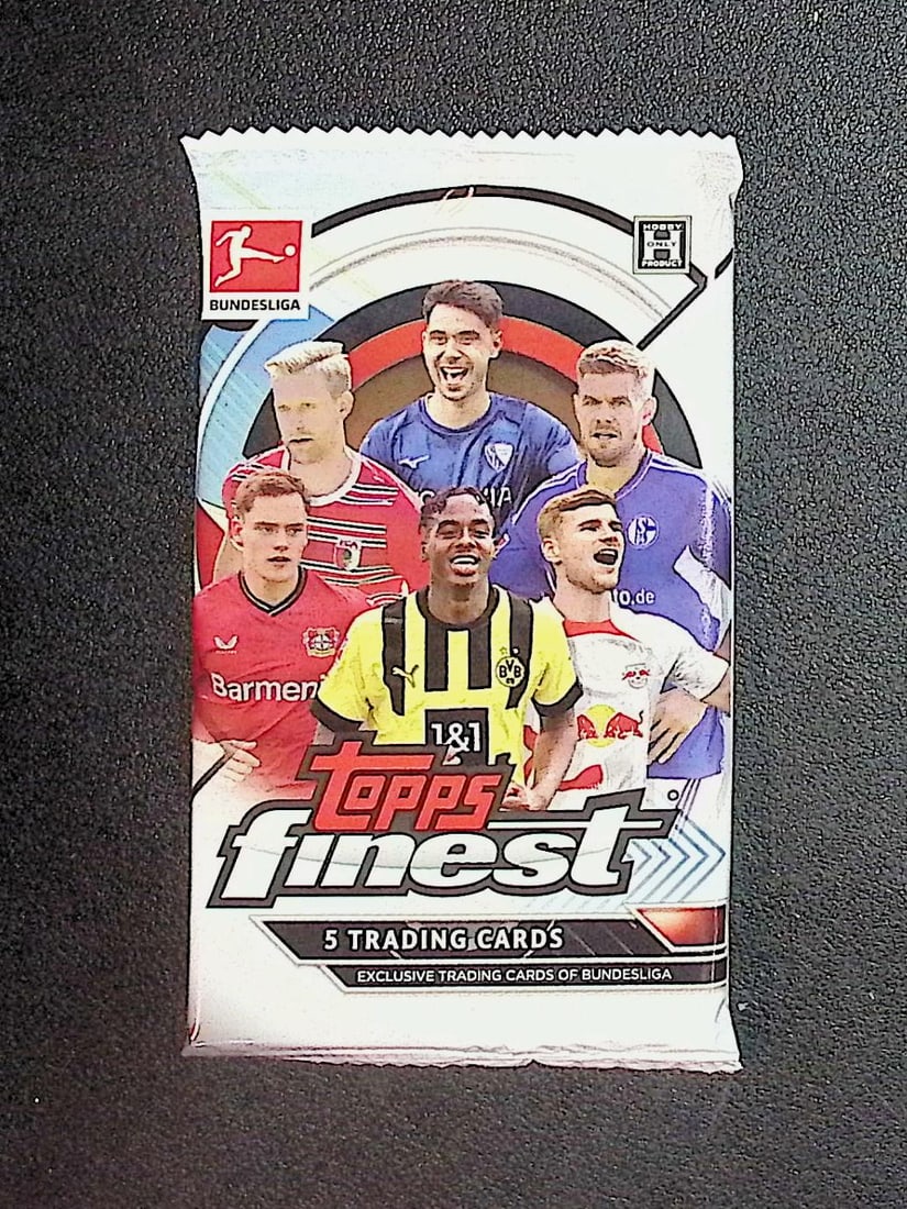 2022-23 Topps Finest Bundesliga Hobby Master Soccer Box Pack (1 of 1)