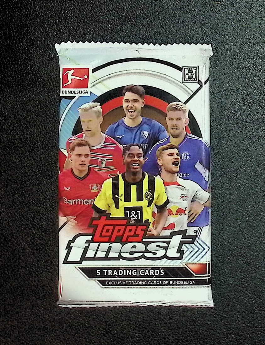 2022-23 Topps Finest Bundesliga Hobby Master Soccer Box Pack (1 of 1)