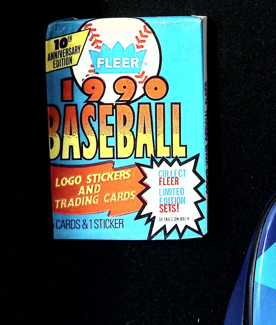 1990 Fleer Baseball Series 1 Retail Box Wax Pack Sports Cards MLB Trading Cards Rookie Cards: Vintage Valuable Fleer Baseball MLB Trading & Sports Cards, Rookies in This Set Include Frank Thomas, Sammy Sosa, Larry Walker, Bernie Williams, New York Yankees, Old Sports Cards for Sale Near Me, Wo