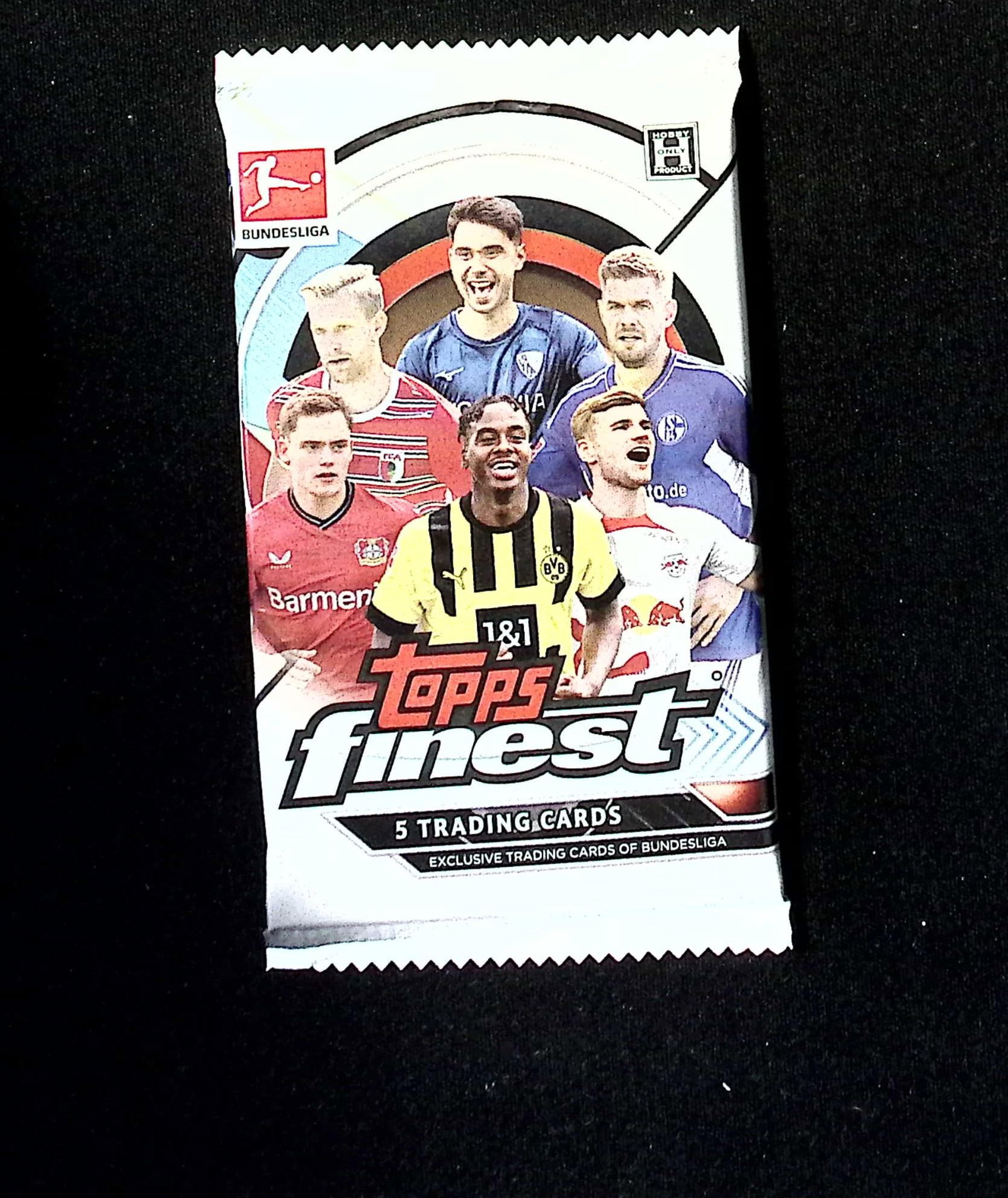 2022-23 Topps Finest Bundesliga Hobby Master Soccer Box Pack (1 of 1)