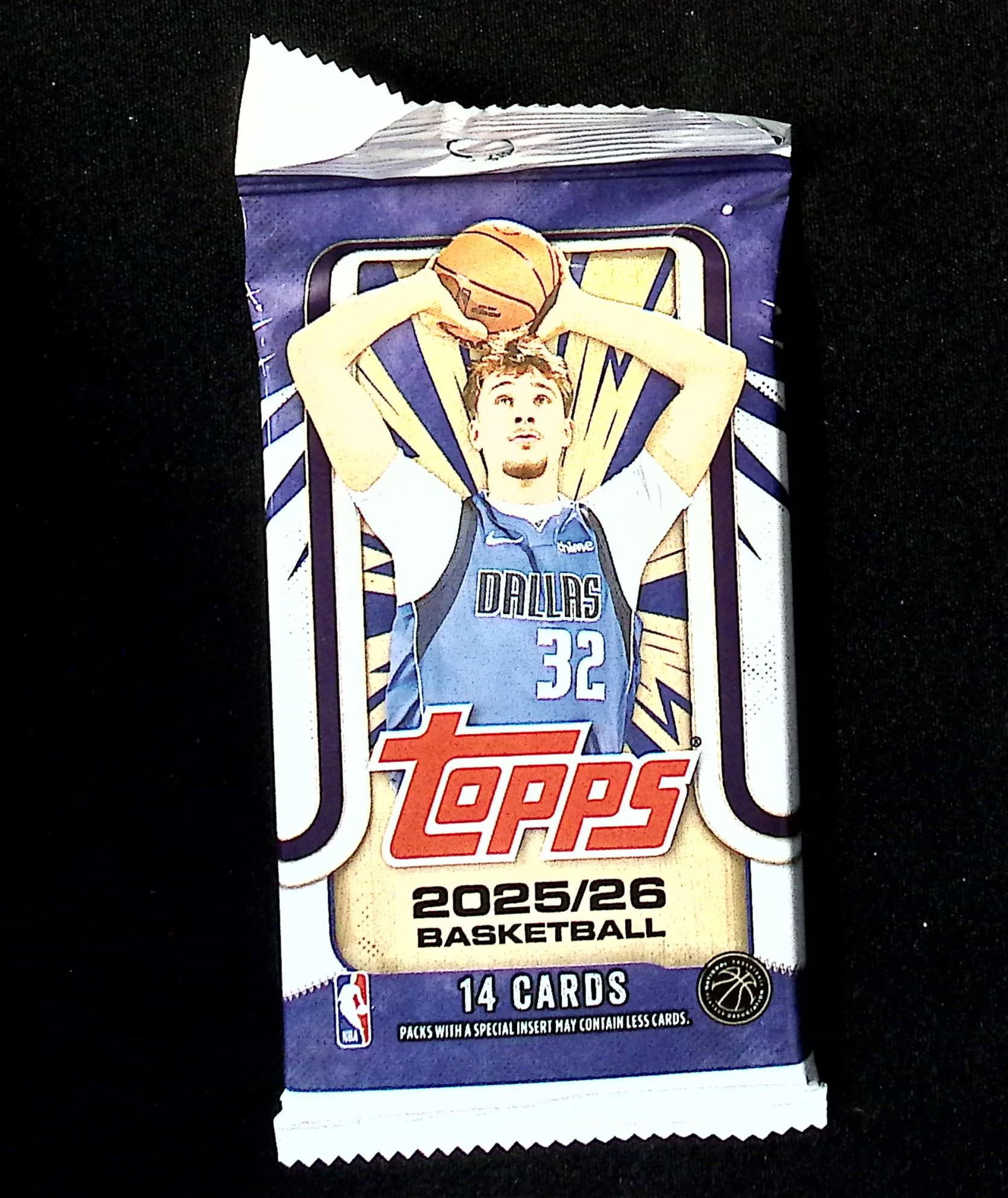 2025-26 Topps Basketball Card HANGER RETAIL PACK - RC'S: Cooper Flagg, Kon Kneuppel, VJ Edgecombe: Topps Basketball NBA Trading & Sports Cards, Rookie Cards in this set are Cooper Flagg, Dylan Harper, Ace Bailey, V J Edgecombe, Kon Knueppel , Autographs, Signatures, Green Topps Logo Refractor, Auct