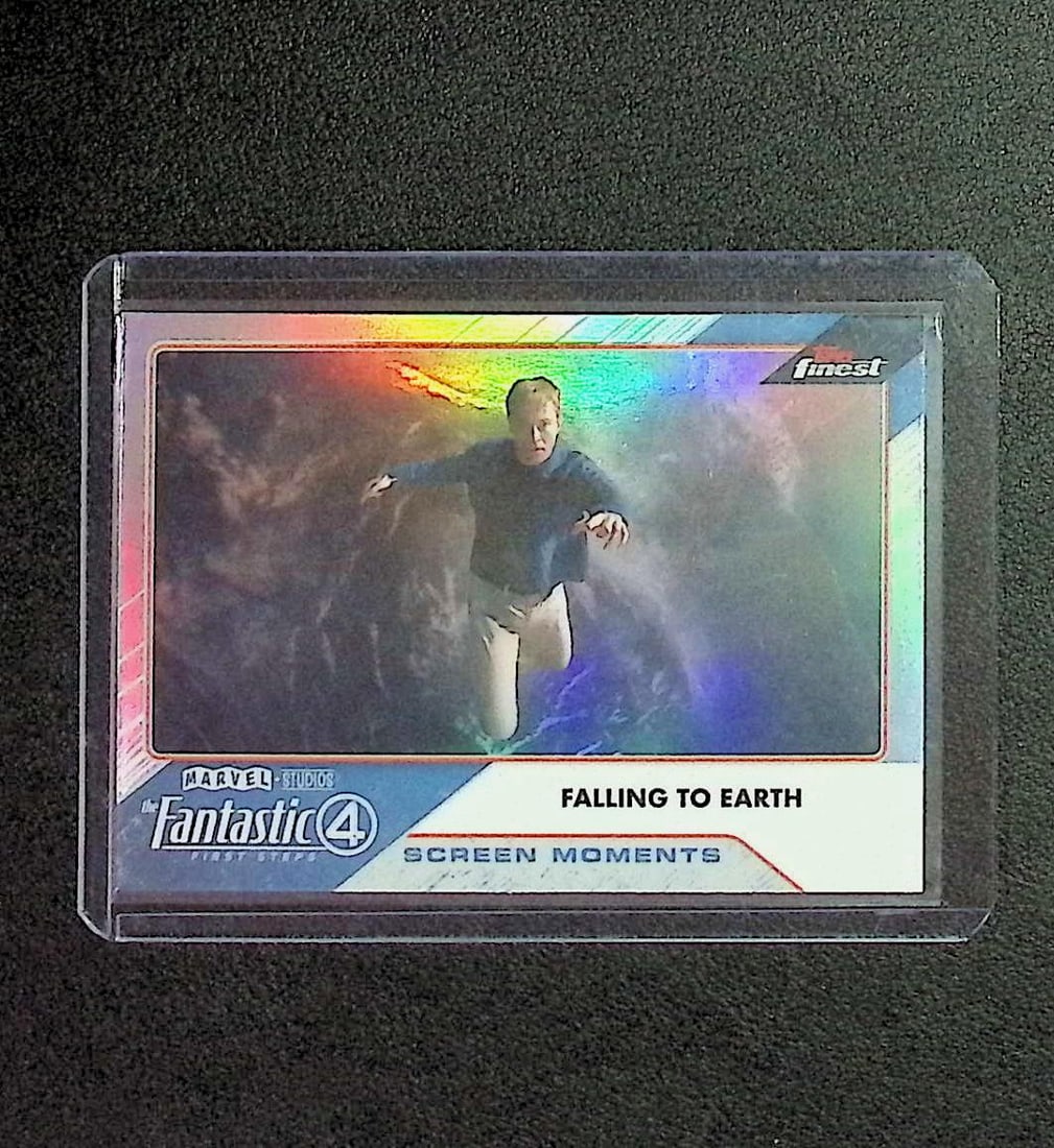 Falling To Earth Screen Moments Refractor 2026 Topps Finest Marvel #SM-10: Topps, Fleer Upper Deck, Chrome Super Heroes DC & Marvel, Marvel Studios, MCU, Superheroes, Marvel Comis, Captain America, Thor, Hulk, Iron Man, Avengers, Thanos