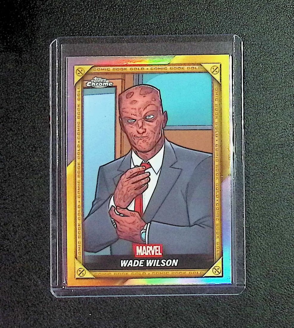 Wade Wilson/Deadpool Comic Book Gold Refractor 2025 Topps Marvel #CB-4: Topps, Fleer Upper Deck, Chrome Super Heroes DC & Marvel, Marvel Studios, MCU, Superheroes, Marvel Comis, Captain America, Thor, Hulk, Iron Man, Avengers, Thanos
