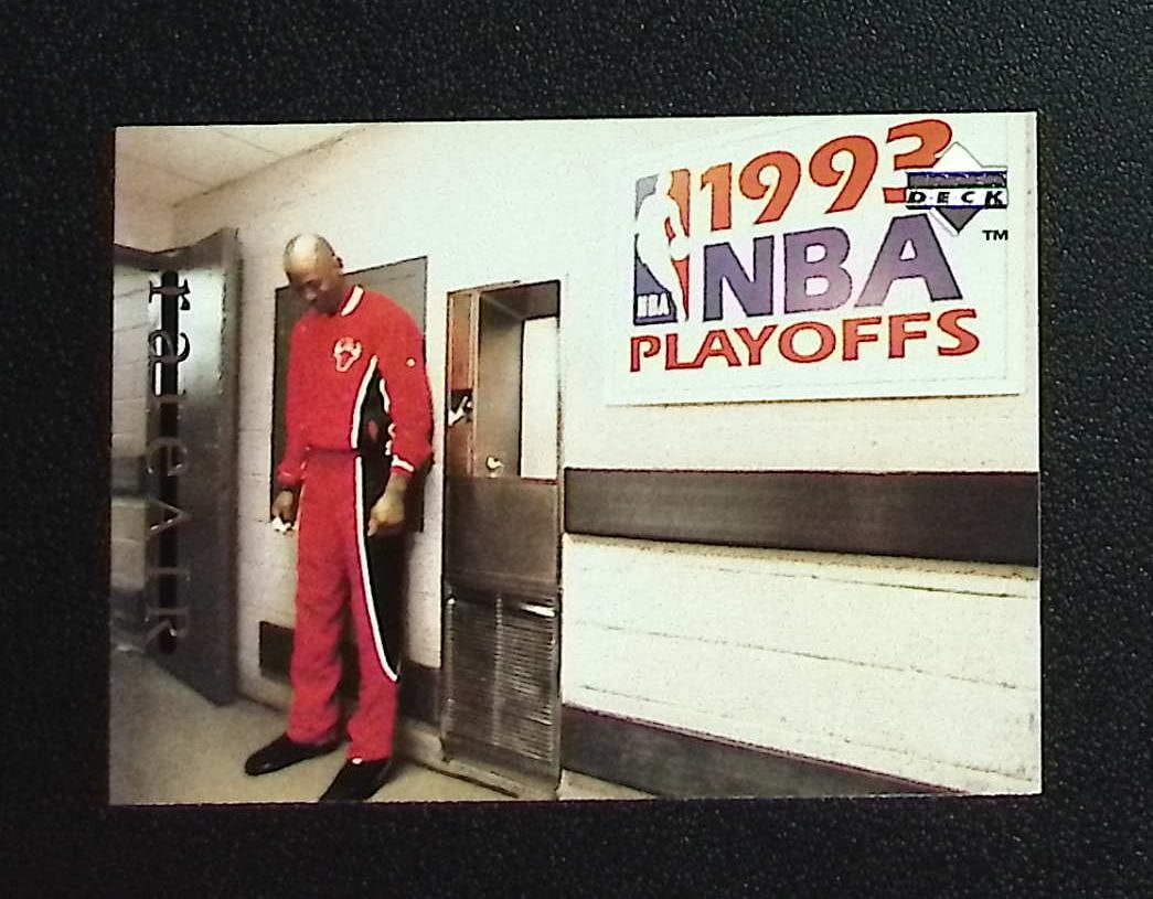 Michael Jordan 1994 Upper Deck Rare Air #40 Chicago Bulls: Upper Deck Basketball NBA Trading & Sports Cards, Sports Cards for Sale Near Me, Chrome, Refractor, SP, SSP, Valuable Auction Memorabilia Lots Sold On Line, NBA Championship & Hall of Fame Player Card