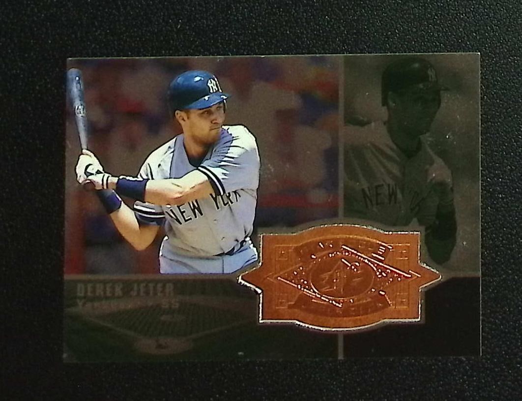 Derek Jeter Star Focus /7000 1998 Upper Deck #159 New York Yankees: Upper Deck Baseball MLB Trading & Sports Cards, Old Sports Cards for Sale Near Me, Auction Memorabilia Lots for Sale On Line, World Series & Hall of Fame Players