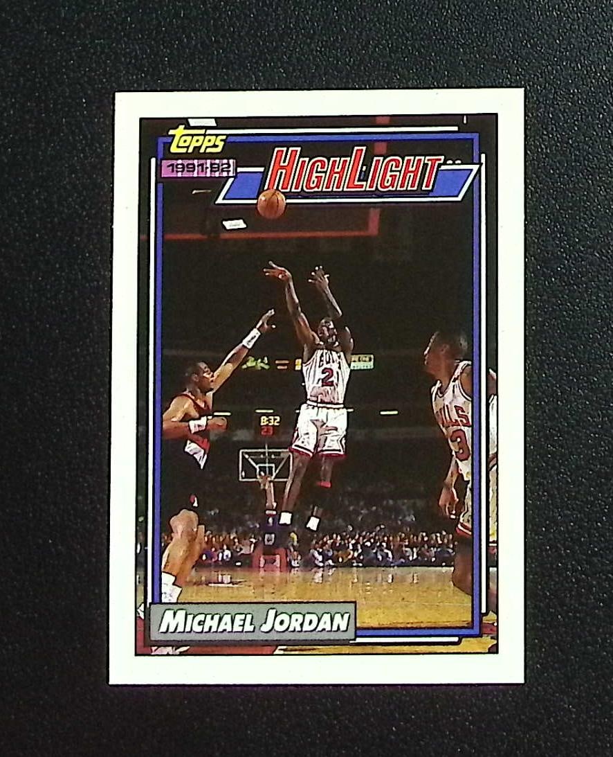 Michael Jordan Highlight 1992-93 Topps #3 Chicago Bulls: Topps & Bowman Basketball NBA Trading & Sports Cards, Sports Cards for Sale Near Me, Chrome, Refractor, SP, SSP, Valuable Auction Memorabilia Lots Sold On Line, NBA Championship & Hall of Fame Player 