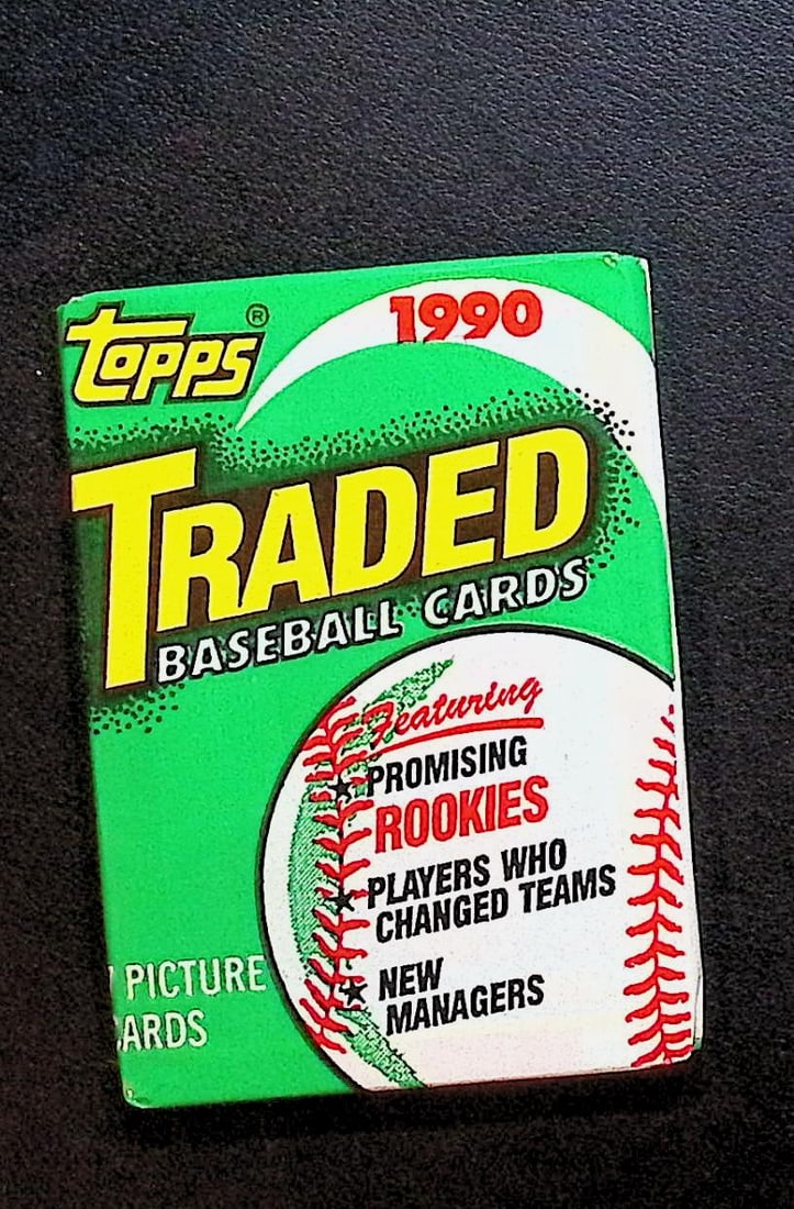1990 Topps TRADED SERIES Vintage Baseball Cards Retail Box Wax Pack Sports Cards (1 of 1)