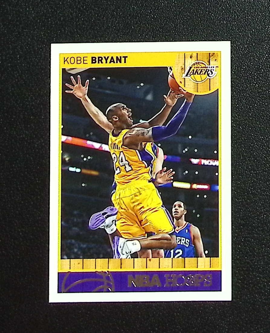 Kobe Bryant Red Back 2013-14 Panini NBA Hoops #9 Los Angeles Lakers: Panini, Donruss Optic, Donruss Select, Prizm, Mosaic, Contenders, Revolution, Phoenix, NBA Hoops, Rookie NFL Sports Trading Cards, Silver, SP, SSP, Wave Prizms, Numbered Cards, Basketball sports Cards