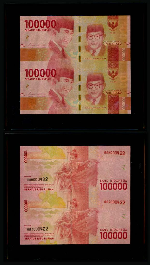Indonesia 100000 Rupiah 2016 2-in-1 acrylic: Indonesia 100000 Rupiah 2016 2-in-1 acrylicIndonesia Bank Indonesia, 100000 Rupiah, 2016, (P.160), uncut pair, prefixes AAH and AAJ, both same serial no. 000422, in acrylic. Th