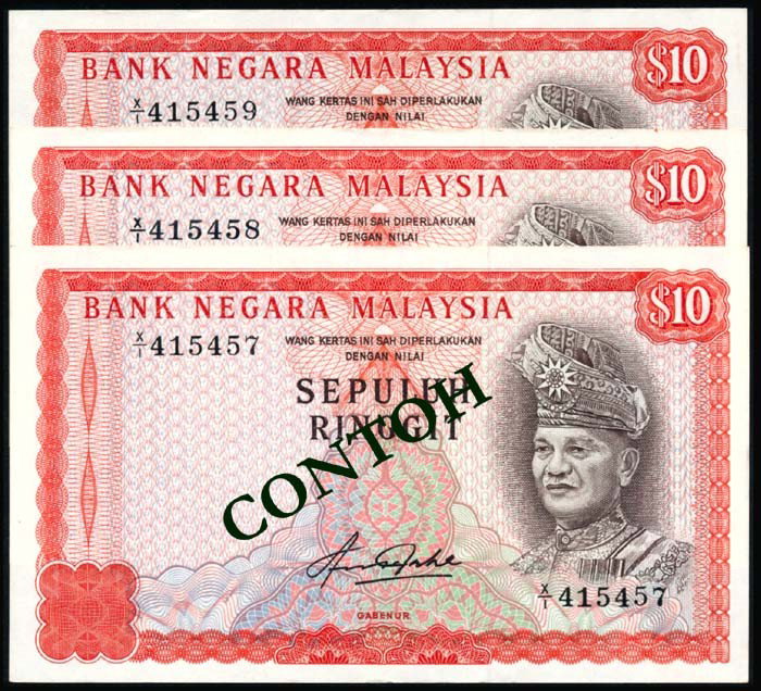 Malaysia $10 1981-83 3 consec replace: Malaysia $10, (1981-83), 4th series, sign. Aziz Taha, (P.15A1; KNB.21b), serial nos. X/I 415457 to 459, 3 consecutive replacements notes, minor ageing, AU-UNC. (3)
