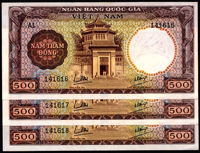 Viet Nam South 500 Dong 1964 3 consecutive: Viet Nam/South Ngan-Hang Quo'c-Gia Viet-Nam, 500 Dong, ND (1964), (P.22a), serial nos. A1 141616 to 618, 3 consecutive notes, ageing, AU-UNC. (3)
