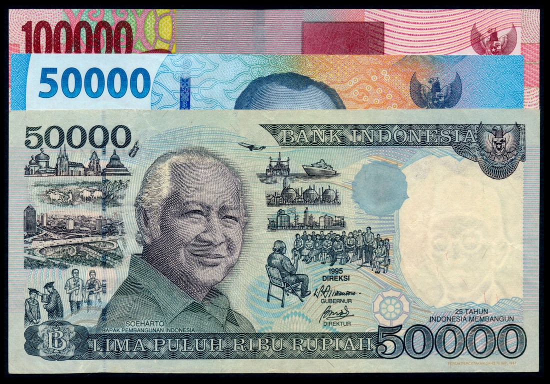 3 Indonesia 50000-100000 1997-2022: Indonesia Bank Indonesia, 50000 (2), 100000, 1997-2022, various serial nos., ageing, VF-AU. (3)