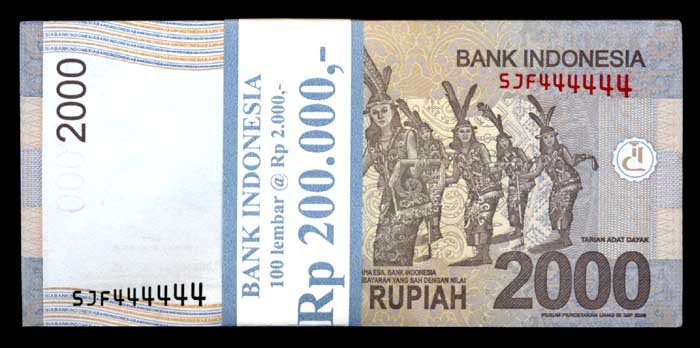 Indonesia 100x2000 Rupiah 2009-13: Indonesia Bank Indonesia, 2000 Rupiah, 2009-13, serial nos. SJF 444401 to 500, 100 consecutive notes, with original Bank Indonesia band, generally AU-UNC. (100)