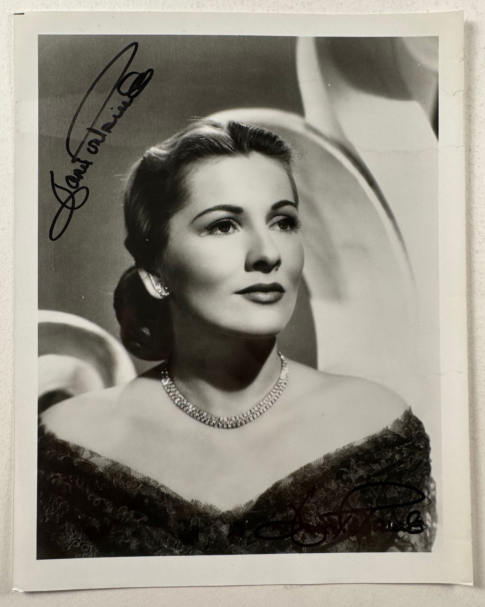 Joan Fontaine Autograph (1 of 3)