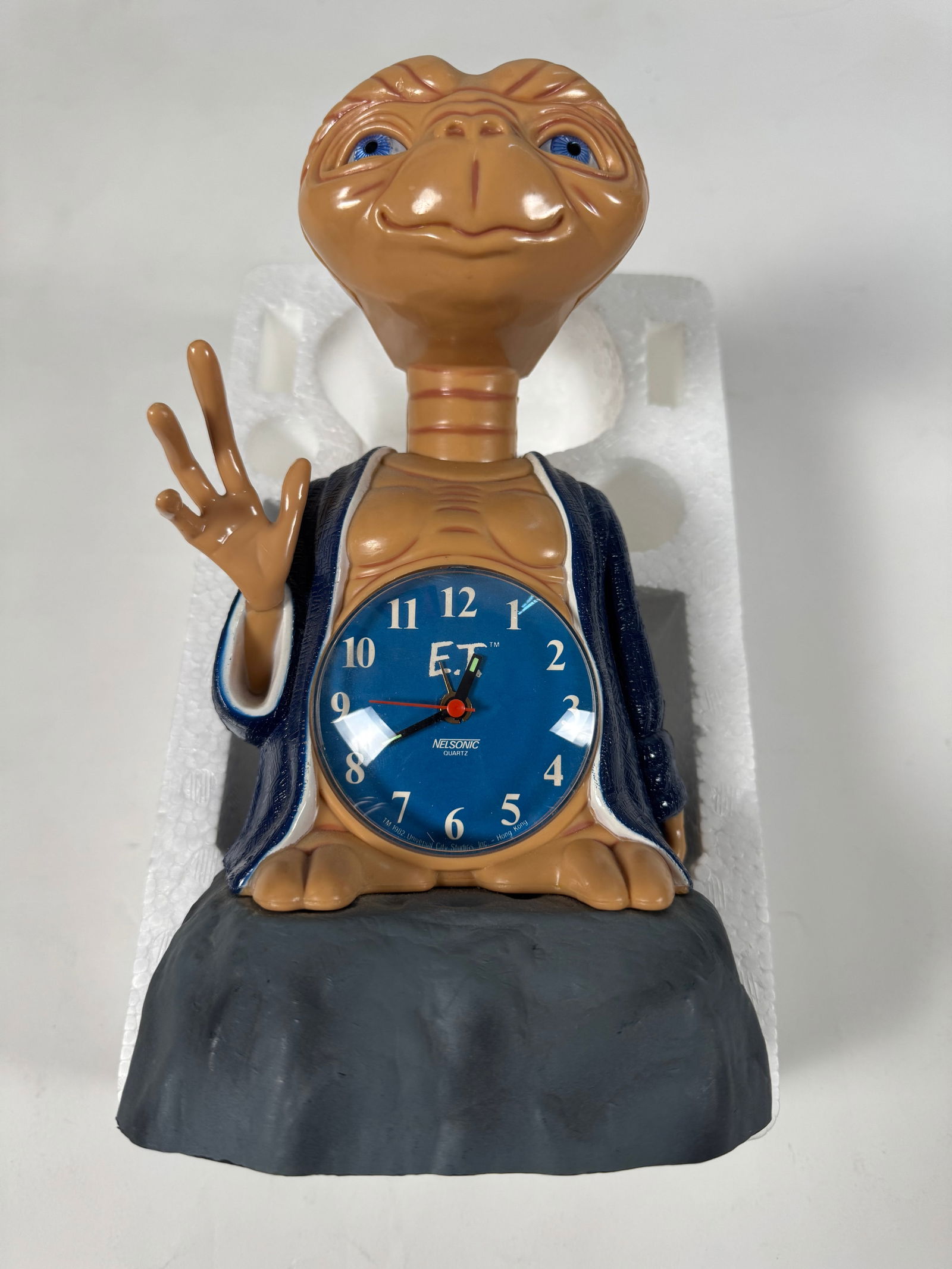 E.T. The Extra Terrestrial 1982 Nelsonic Original Battery Powered Alarm Clock (1 of 5)
